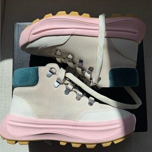 Sorel Ona 503 Hiker Boots Size 5.5